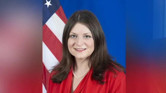 সেক্রেটারি