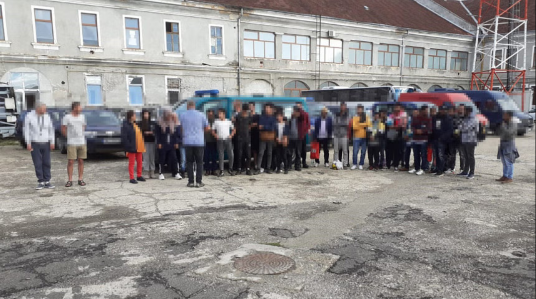 বাংলাদেশি আটক