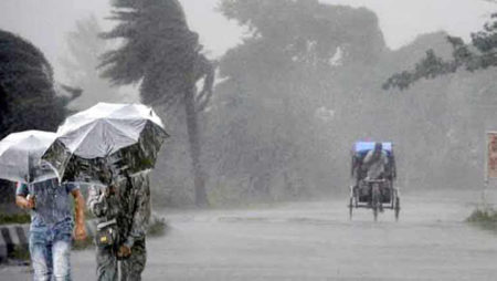 বঙ্গোপসাগরে লঘুচাপ, সারা দেশে বৃষ্টির পূর্বাভাস