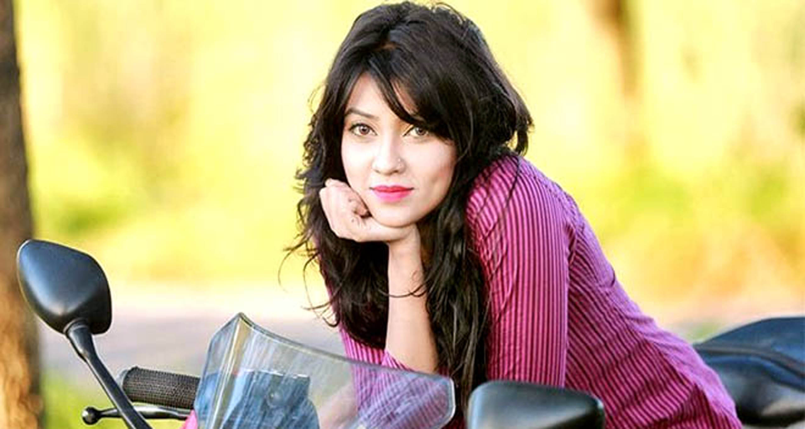 স্মার্ট মেয়ে