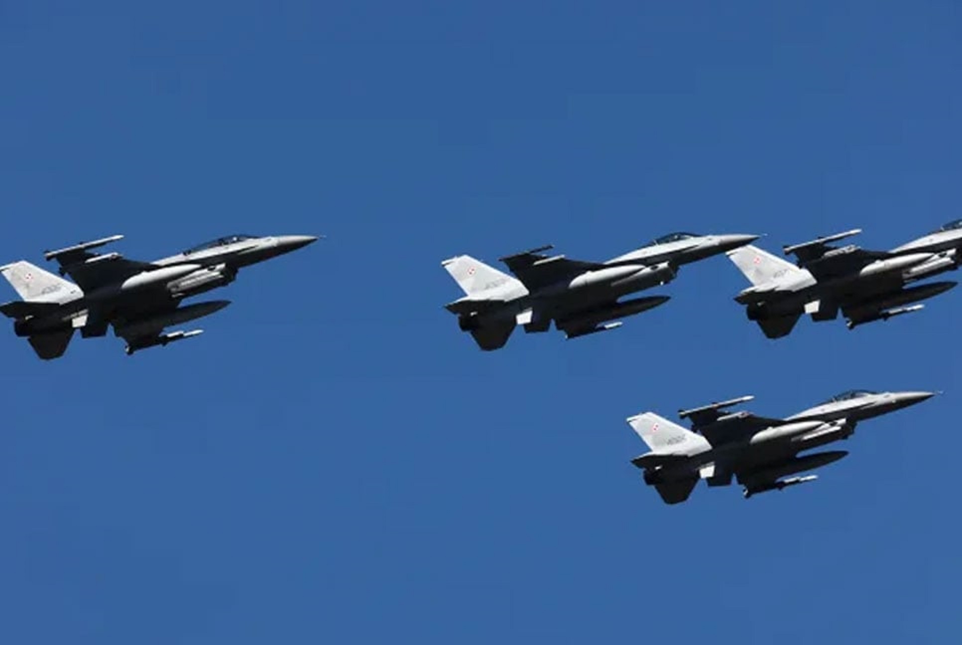 ২০টি ড্রোন