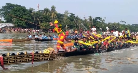 নৌকা বাইচে