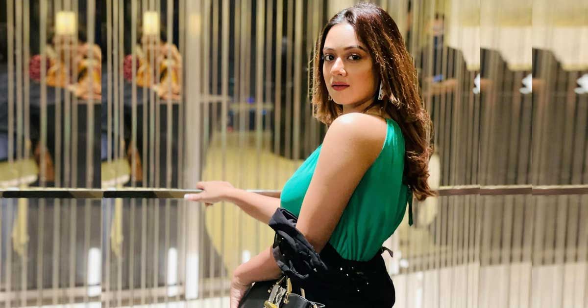 প্রার্থনা ফারদিন দীঘি