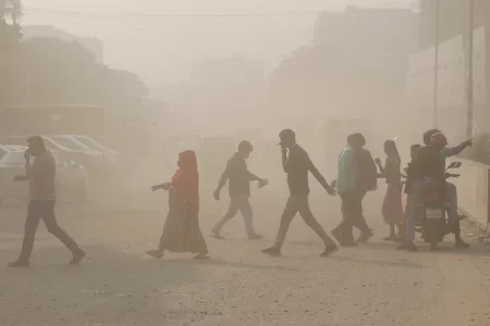 আজ বায়ুদূষণে দ্বিতীয় রাজধানী, শীর্ষে কলকাতা