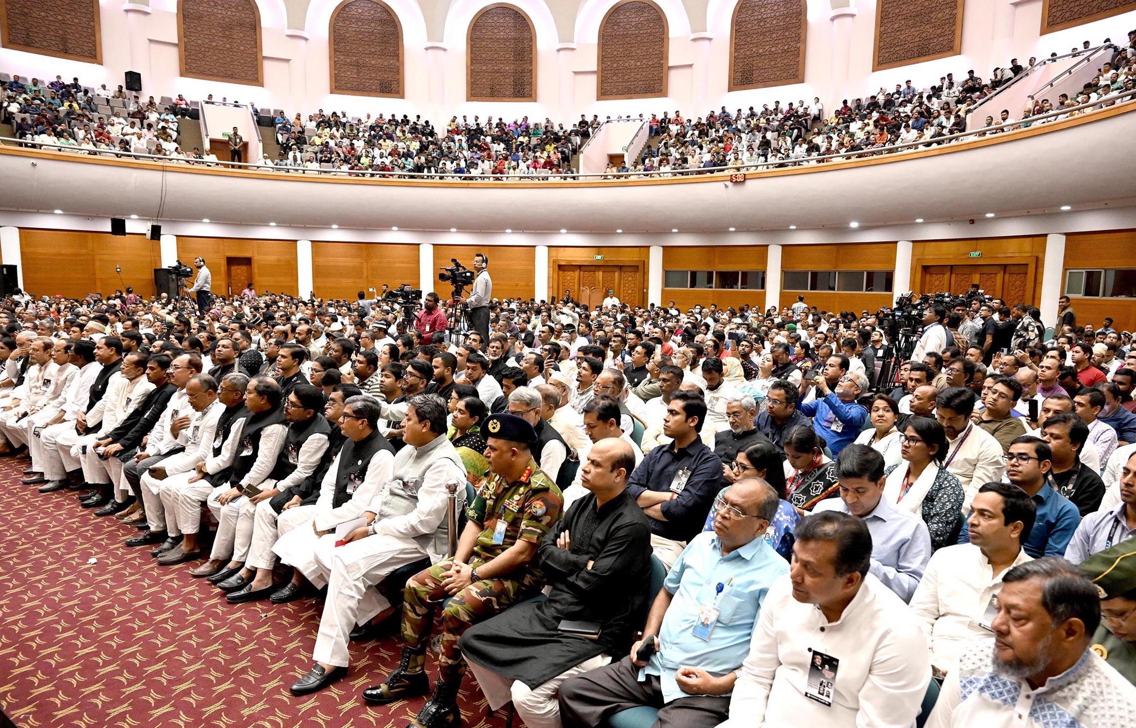 জনগণের ভোটাধিকার নিশ্চিত করতে ঐক্যবদ্ধ থাকার নির্দেশ প্রধানমন্ত্রীর