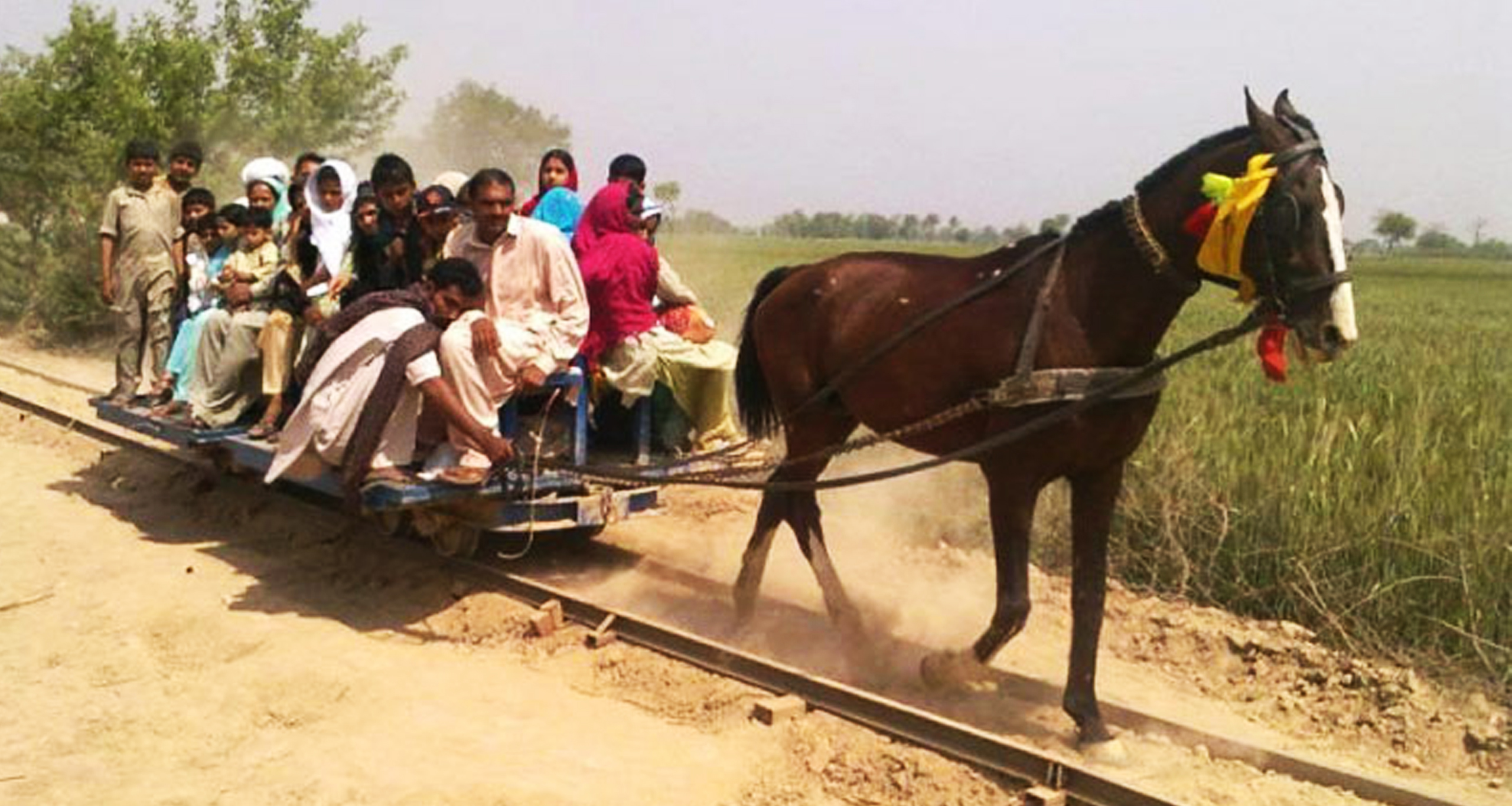 রেলগাড়ি