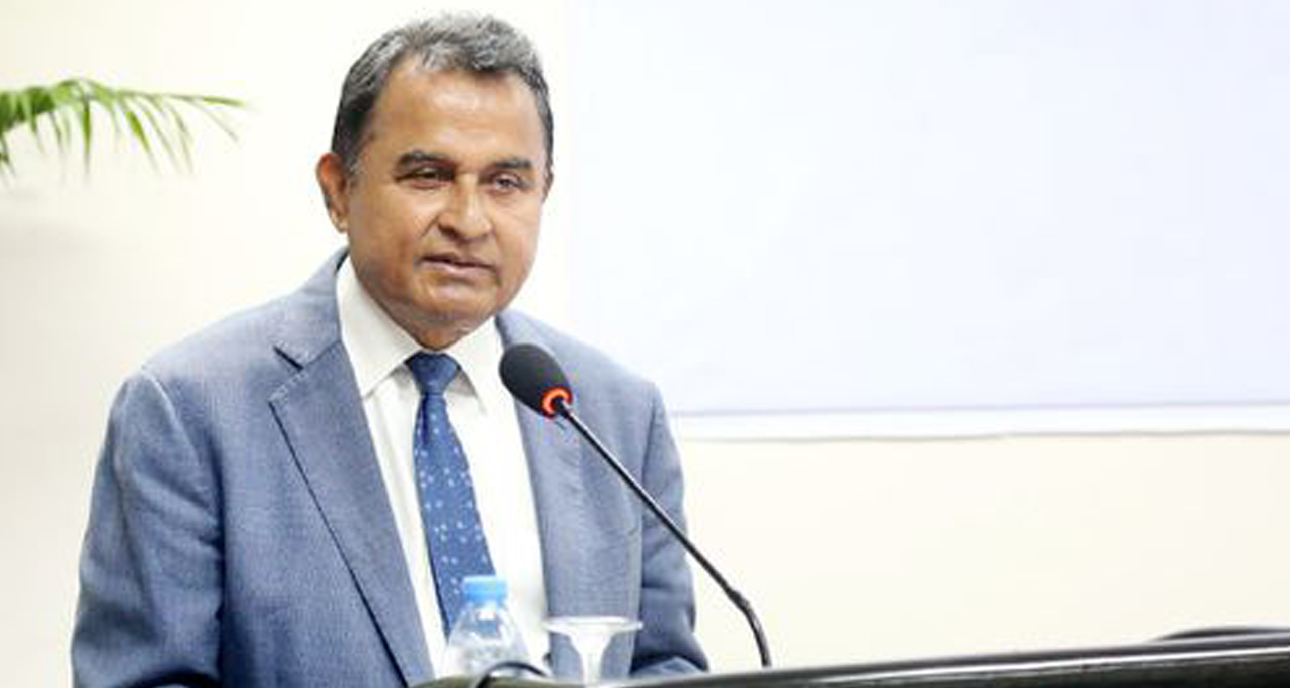 অর্থমন্ত্রী আ হ ম মুস্তফা কামাল
