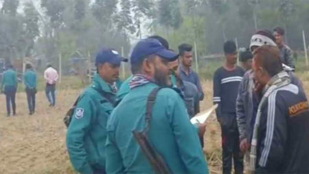 পরিত্যক্ত জমিতে মিলল শিশুর মরদেহ