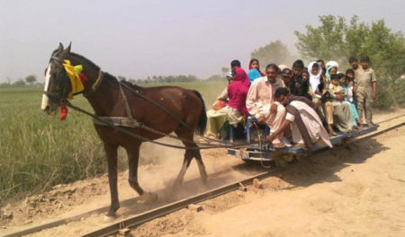 রেল লাইনে চলে ঘোড়ায় টানা রেলগাড়ি