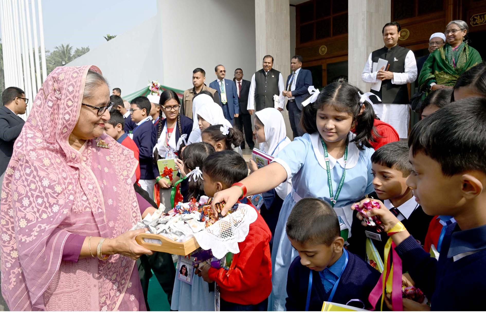 দেশে আন্তর্জাতিক মানের শিক্ষা ব্যবস্থা গড়ে তুলতে চায় সরকার
