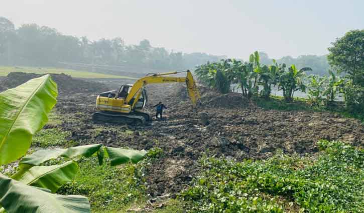 কৃষি জমি পুকুর করার চেষ্টা, ৫০ হাজার টাকা জরিমানা