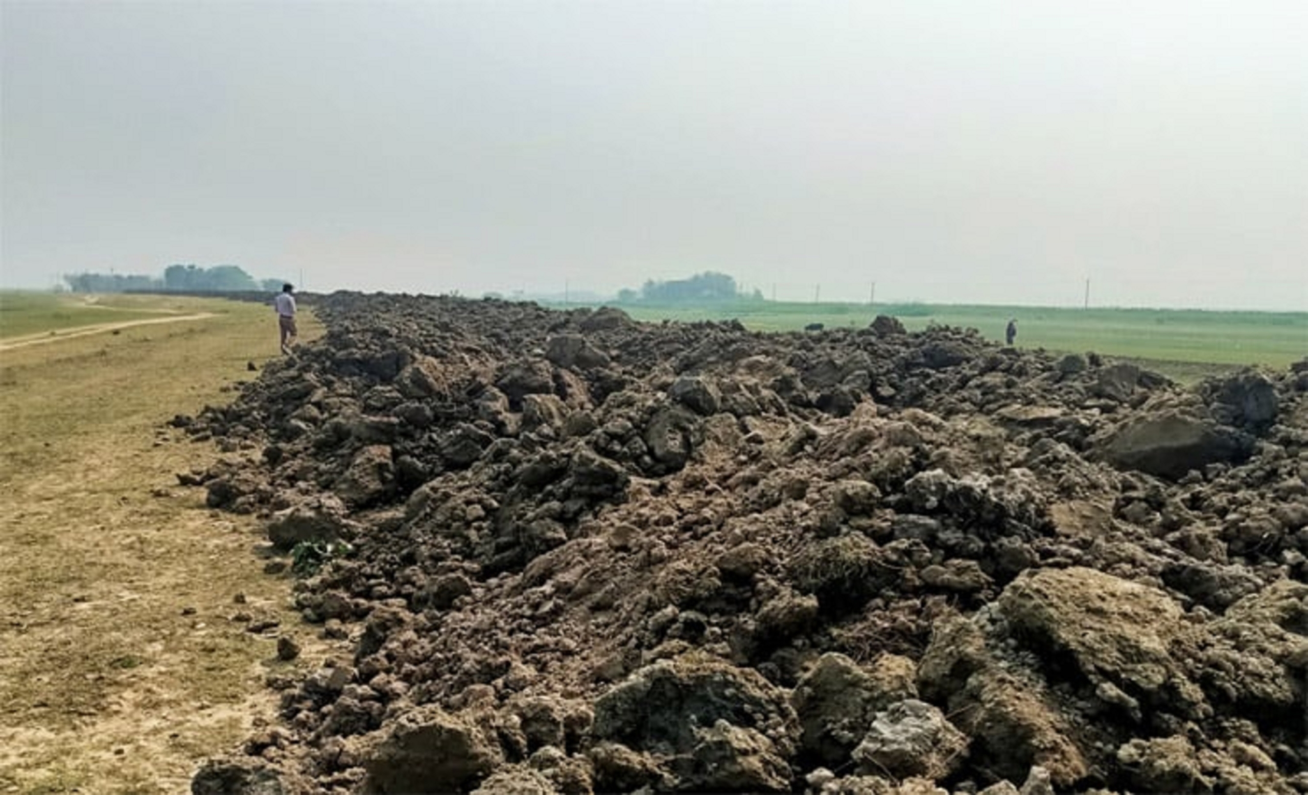 ফসল রক্ষা বাঁধে