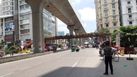 তিন দিনের ছুটিতে ফাঁকা ঢাকা, উৎসবের আমেজ