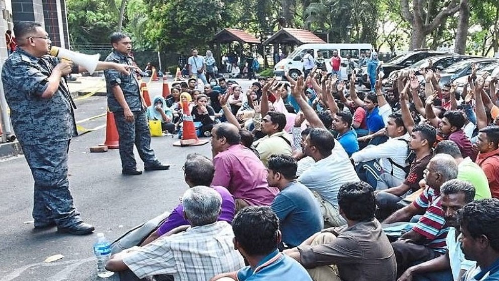 মালয়েশিয়ায় বাংলাদেশিসহ চার হাজারের বেশি অভিবাসী আটক