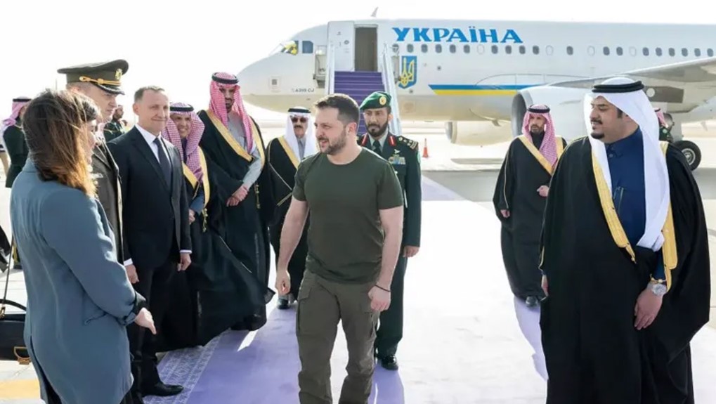 সৌদি আরব সফরে জেলেনস্কি