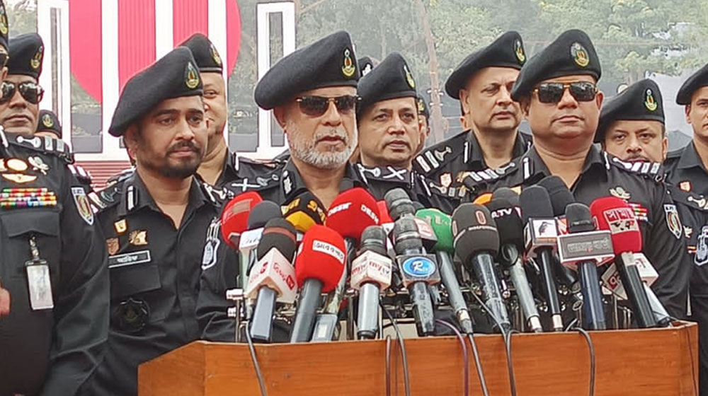 মহাপরিচালক এম খুরশীদ হোসেন