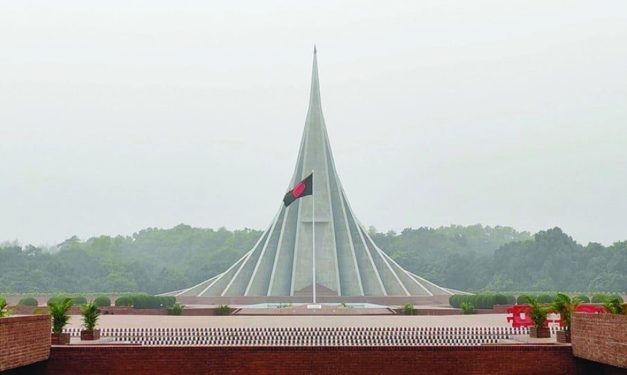 শহীদদের শ্রদ্ধা জানাতে প্রস্তুত স্মৃতিসৌধ