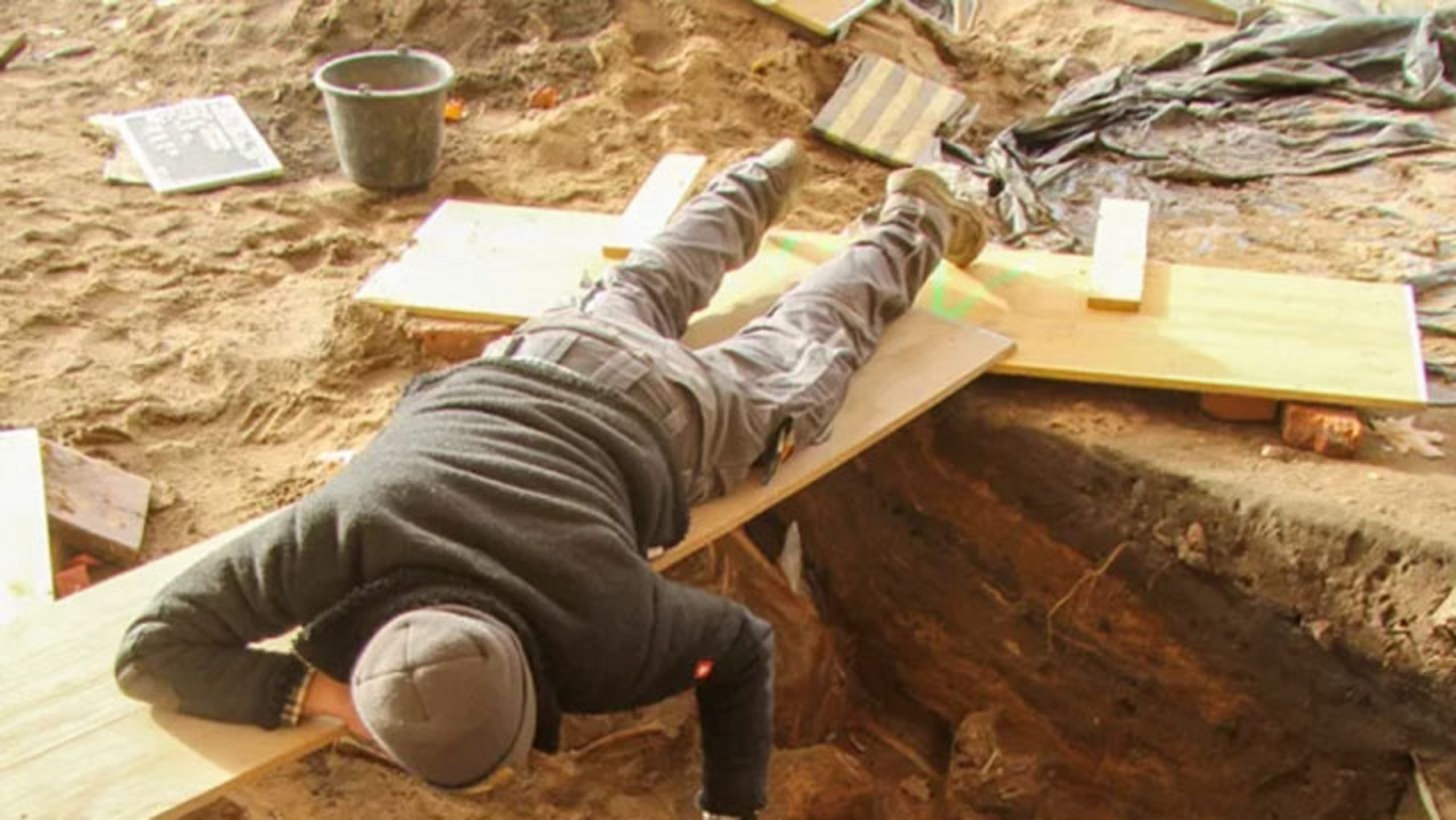 গণকবরের সন্ধান