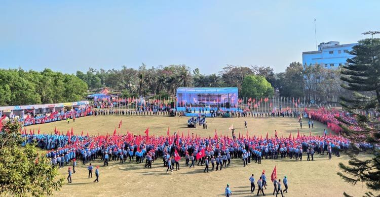 গাজীপুরে ২ কিলোমিটার সড়ক তৈরি করেছে রোভার স্কাউটরা