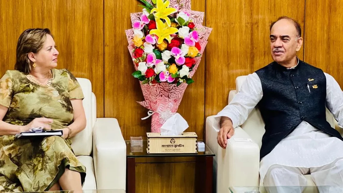 বিমানের কাছে এবার উড়োজাহাজ বিক্রিতে আগ্রহী কানাডা