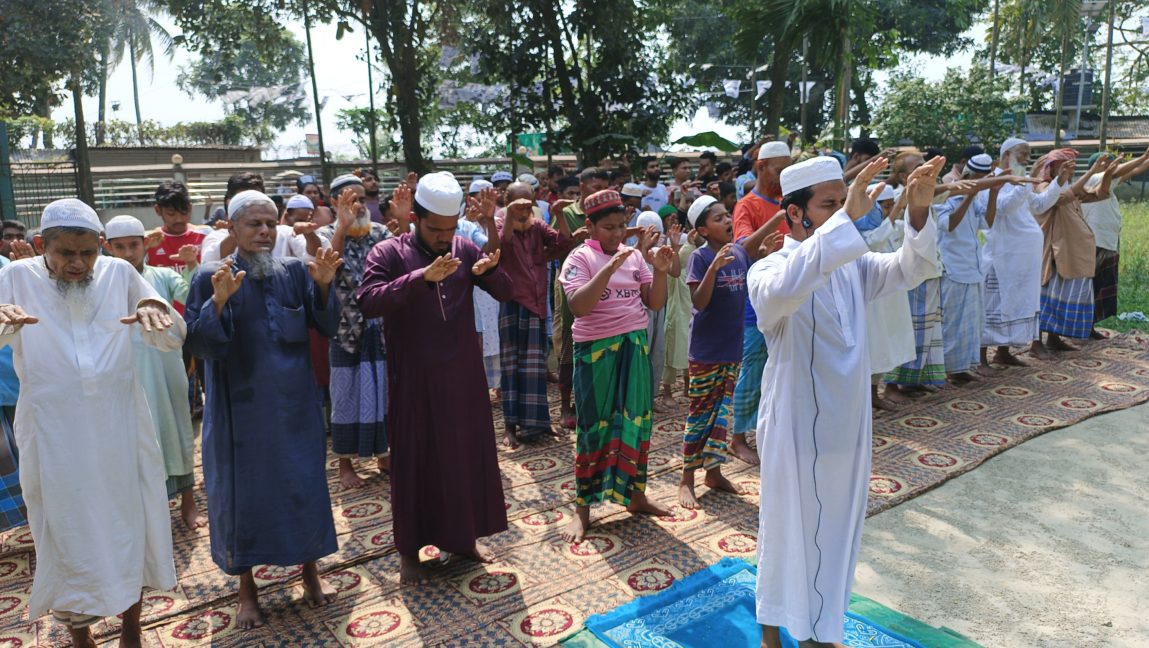 কালীগঞ্জে বৃষ্টির জন্য ইস্তিসকার নামাজ আদায়