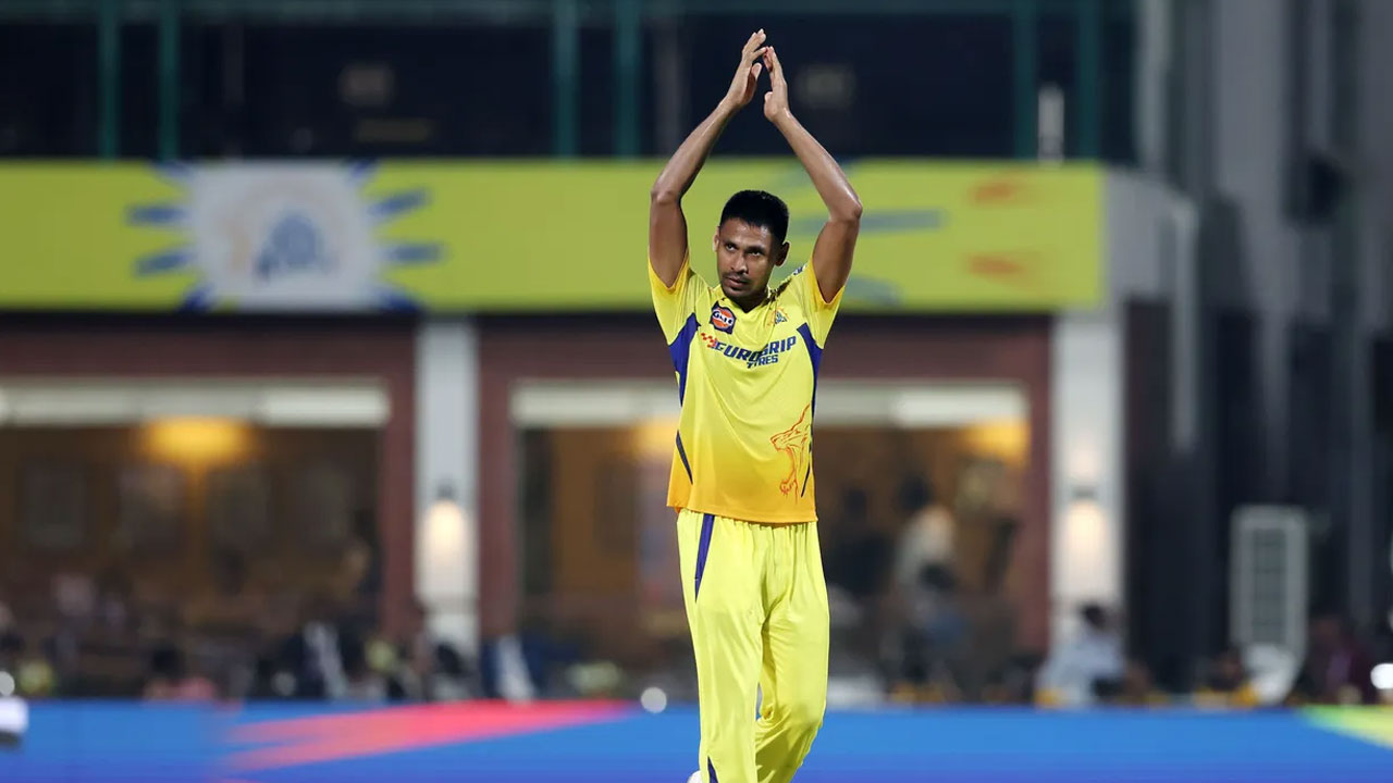মুস্তাফিজের সামনে দুই রেকর্ডের হাতছানি