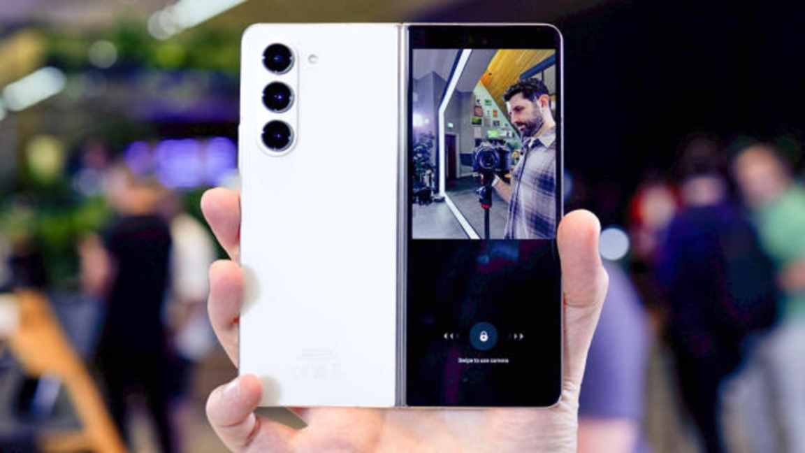 two-selfie-camera-smartphone