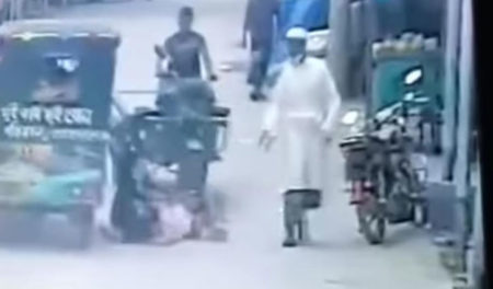 গাজীপুরে অটোরিকশা থেকে ছিটকে পড়ে নারীর মৃত্যু শ্রীপুরে অটোরিকশা থেকে ছিটকে পড়ে নারীর মৃত্যু