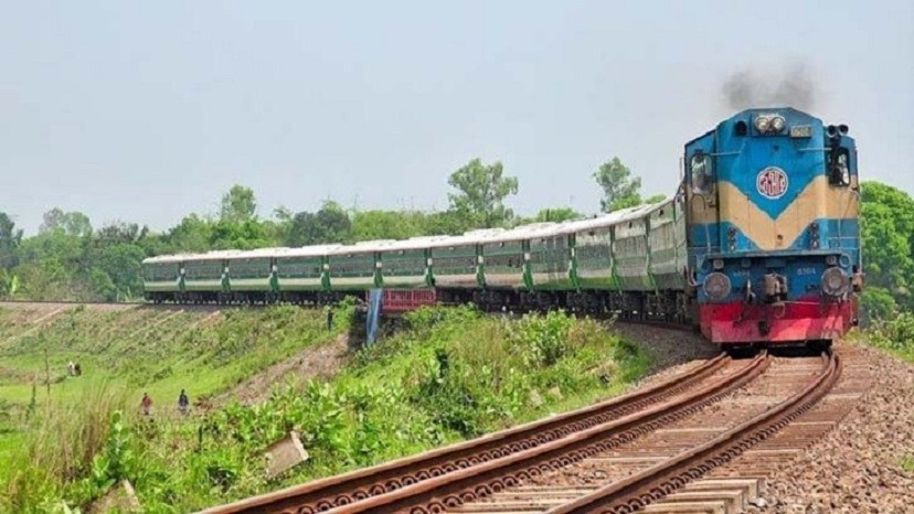 ‘অপরিকল্পিত উন্নয়নেই কমেছে রেলের গতি’