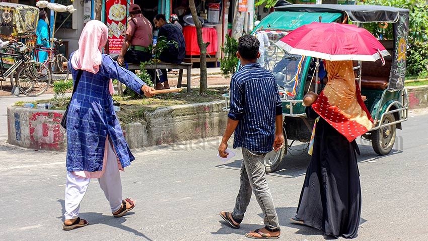 চাঁদাবাজির গোমর ফাঁস