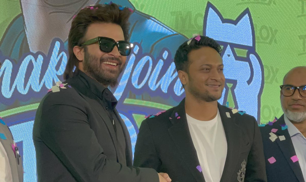 shakib-khan-with-sakib