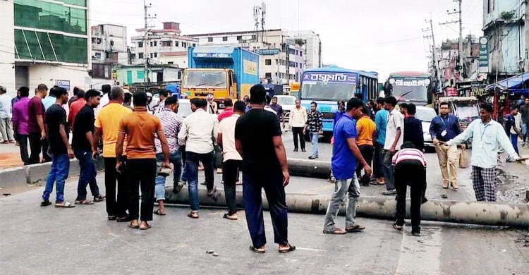 গাজীপুরে নতুন নতুন ইস্যু নিয়ে শ্রমিক অসন্তোষ, নিষ্ক্রিয় পুলিশ-১