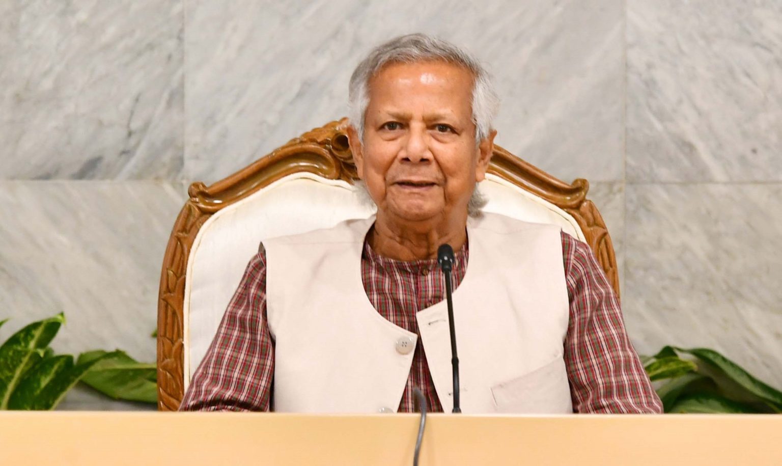 ১৪ মে চট্টগ্রাম যাচ্ছেন প্রধান উপদেষ্টা, স্বাগত জানাতে চলছে নানা প্রস্তুতি