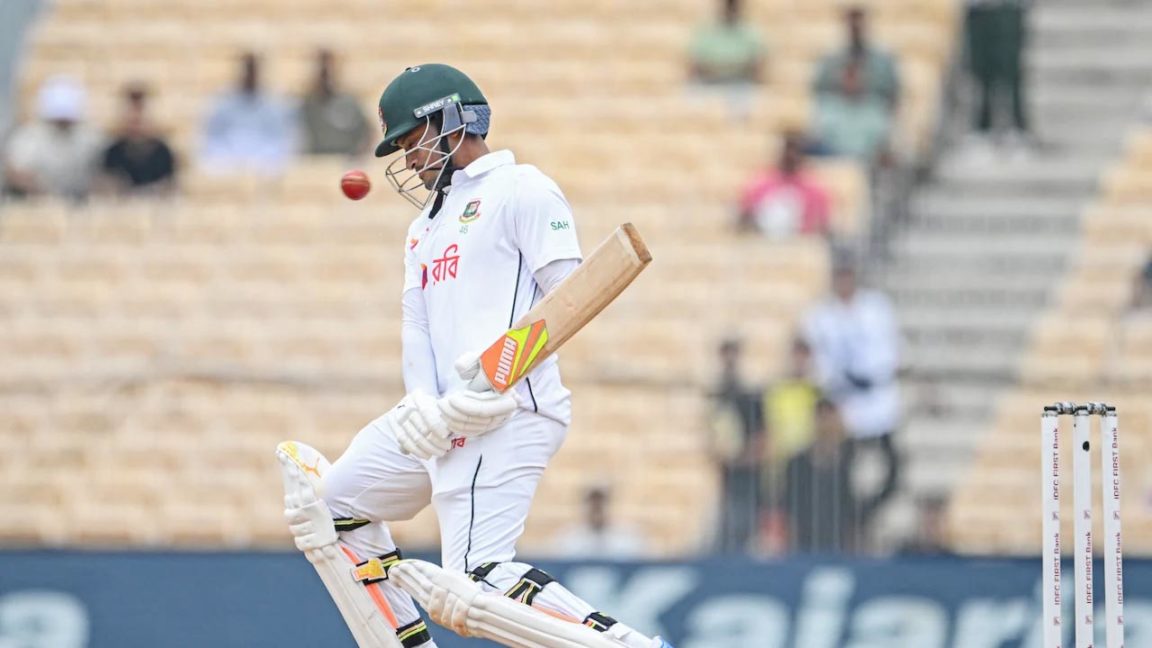   সাকিবের ব্যাট