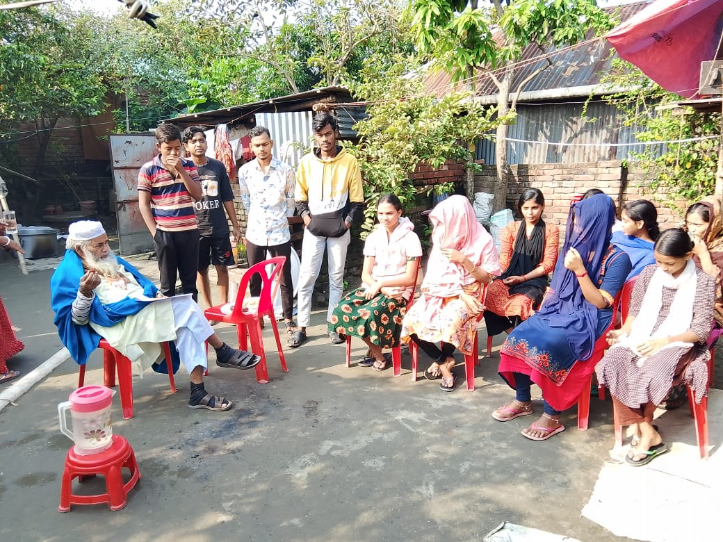 রবিদাস মুচি সম্প্রদায়ের ৪০টি পরিবারের পাশে দাঁড়াল পাবনার মানবকল্যাণ ট্রাস্ট
