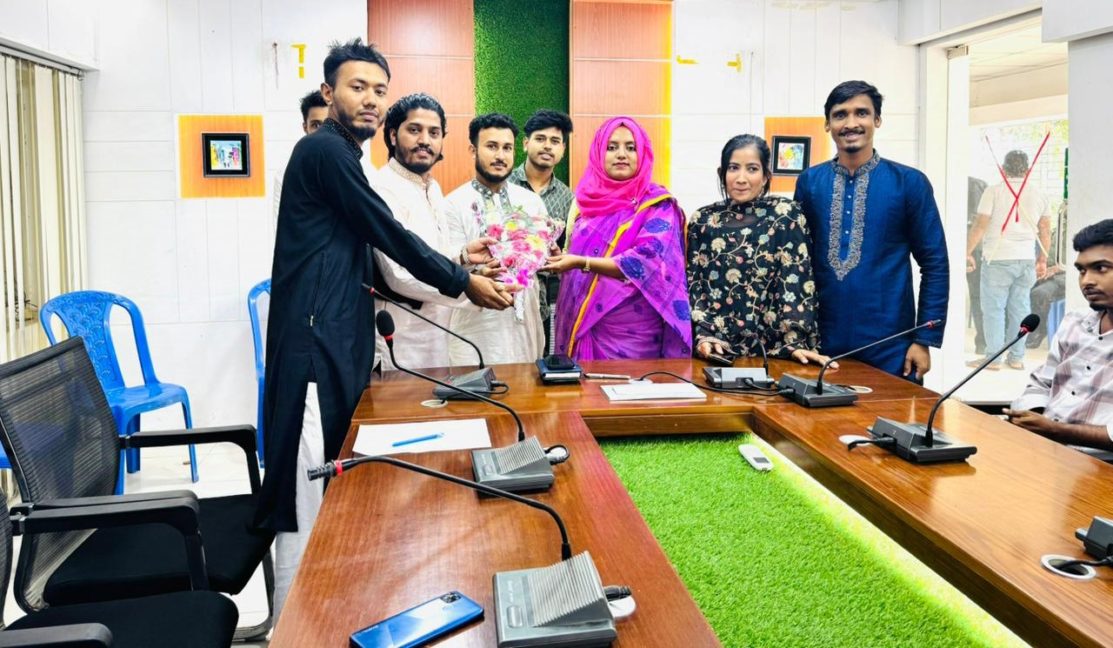 কালীগঞ্জে বৈষম্যবিরোধী ছাত্রদের সাথে ইউএনও'র মত বিনিময় (2)