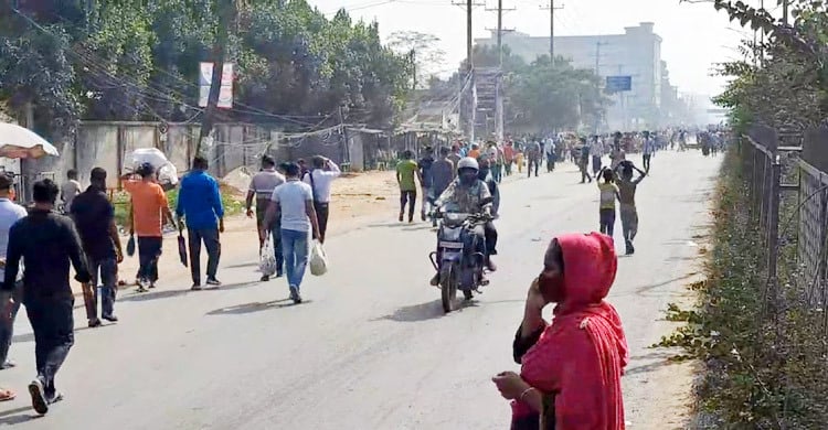 গাজীপুরে বেক্সিমকো ইন্ডাস্ট্রিয়াল পার্কের শ্রমিকদের আজও সড়ক অবরোধ