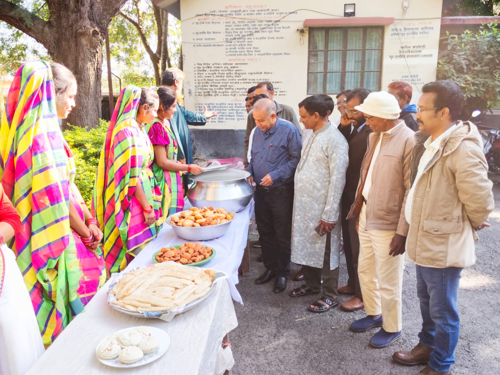 রাজশাহীতে চলছে গ্রামবাংলার ঐতিহ্যবাহী নবান্ন উৎসব