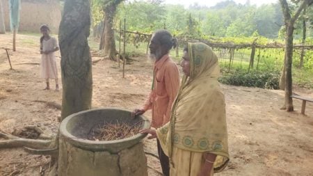 মধ্যরাতে বসানো হয় সালিস মাতবররা বেচে দিল অসহায়ের শেষ সম্বল