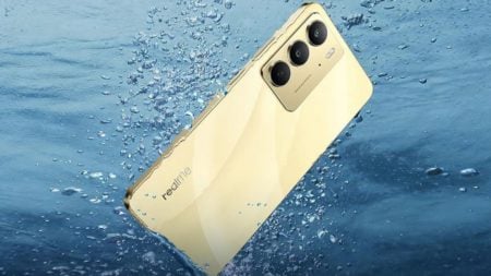 realme-c75-4g-in-water