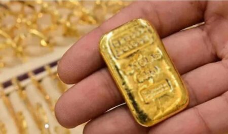 স্বর্ণের বারের লোভে