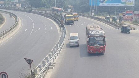 ঘরমুখো মানুষের সংখ্যা