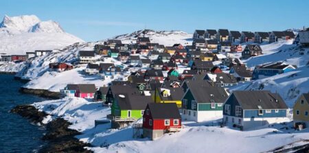 কেন গ্রিনল্যান্ড পেতে মরিয়া ট্রাম্প, কী আছে সেখানে? কেন গ্রিনল্যান্ড পেতে মরিয়া