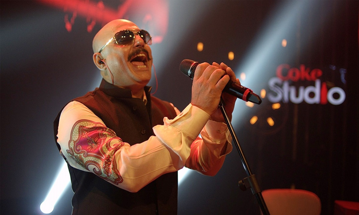 ঢাকা মাতাতে আসছেন