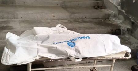 মোবাইলে কথা বলার সময়