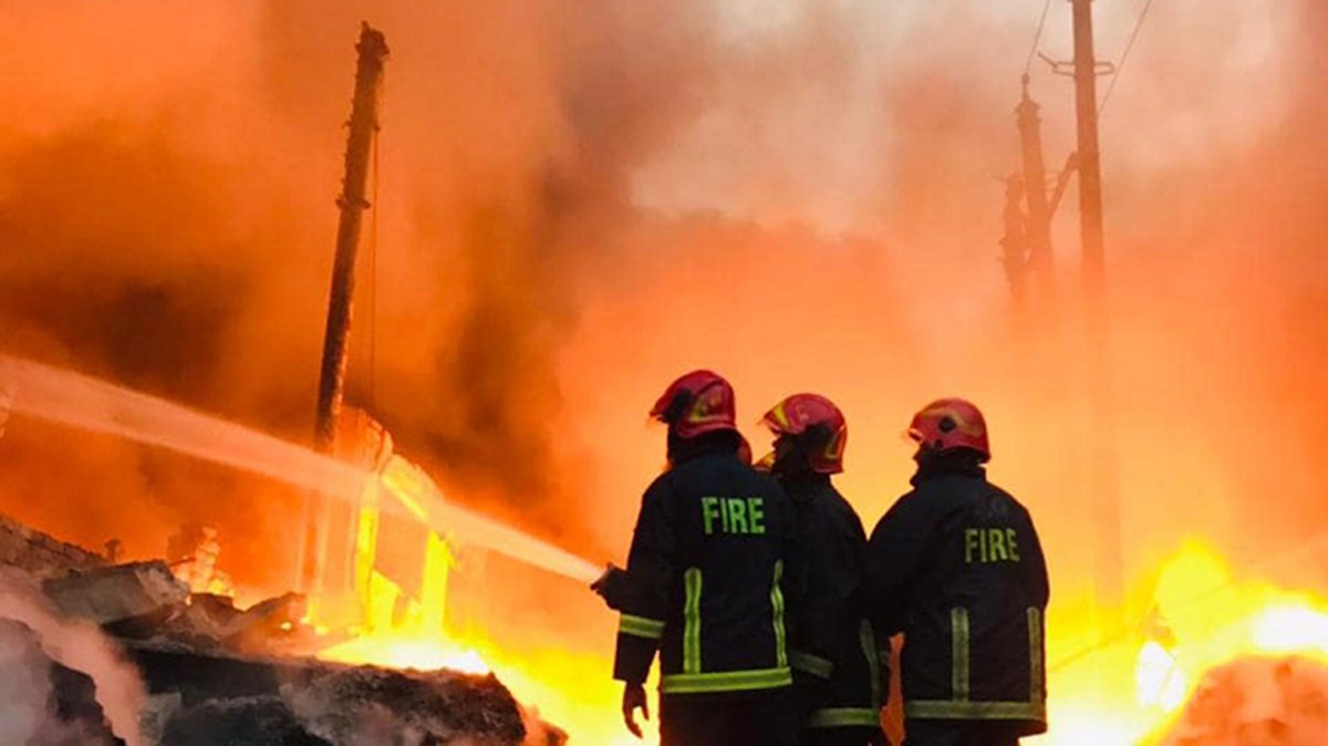 মশার কয়েল থেকে বসতঘরে