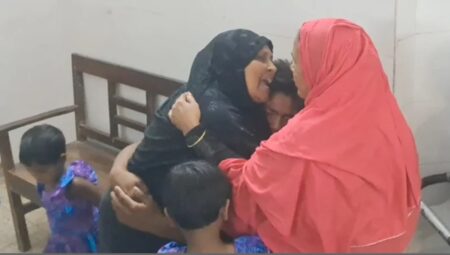 ধানের জমিতে পানি দিতে