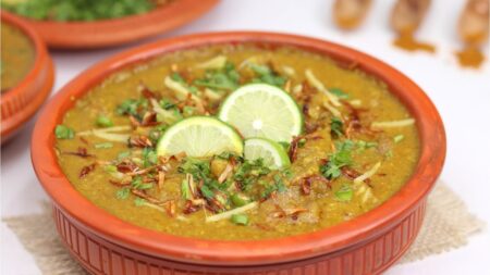 ঈদে ঘরেই তৈরি করুন রেস্টুরেন্ট স্টাইল হালিম Haleem