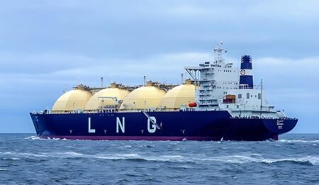 ১৩৭৬ কোটি টাকায় যুক্তরাজ্য থেকে আসবে দুই কার্গো এলএনজি LNG