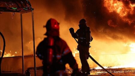 দক্ষিণ কোরিয়ায় ছড়িয়ে পড়েছে ২০টির বেশি দাবানল, ২ দমকলকর্মীর মৃত্যু South Korea